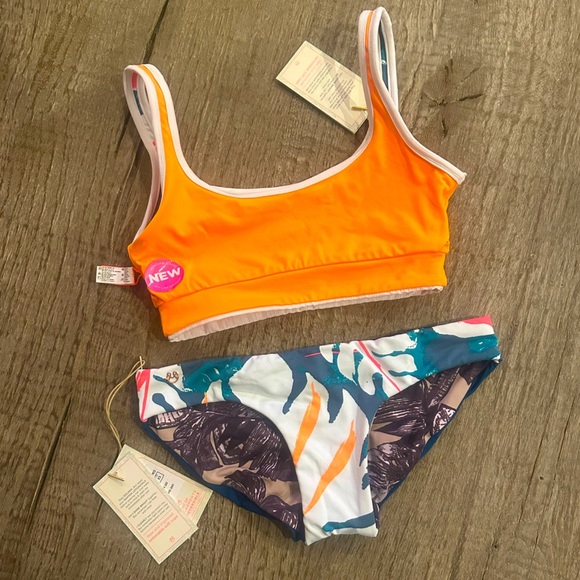 (SET) Maaji Spellbound Reversible Bikini. - Picture 4 of 6